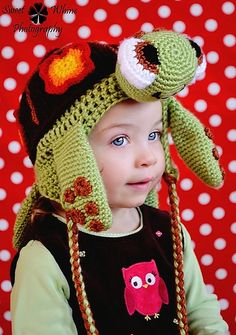 Ravelry: Sea Turtle Ear Flap Hat pattern by Kerry Siegel Croquet Animals, Reptile Crafts, Turtle Hat, Crochet Character Hats, Crochet Animal Hats, Turtle Crafts, Flap Hat, Ear Flap Hats, Crochet Cap