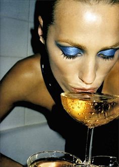 Jürgen Teller #magazine #fashioneditorial #photography #fashion #editorial #mode #model #beauty #shooting #design #concept Yasmin Le Bon, Juergen Teller, Helmut Newton, Blue Makeup, Festival Looks, Kate Moss, Purple Fashion, Photography Inspo, Denim Outfit