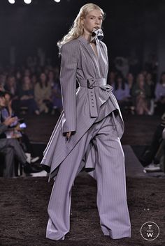 Spring High Fashion, Style Tips For Men, Improve Your Style, Runway Fashion Couture, Gareth Pugh, Trends 2023, Woman Suit Fashion, Style Advice, Fashion Mistakes