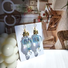 Elevate your style with this exquisite extra-large hot air balloon dangle earrings. You can choose from various color of balloons. Lightweight and comfortable to wear, it's the perfect accessory to complement your personal style. 🍈 Material: The XL hot air balloon earrings are handmade with acrylic balloons, acrylic beads and the 14K gold plated (hypoallergenic) ear hooks.  🌺 Size: the hook style is about 1.8cm x 6.2cm (W x L). 🎀Handmade in Maryland, USA! No hot air balloon is alike, as each Hot Air Balloon Earrings, Balloon Earrings, Acrylic Beads, Air Balloon, Hot Air Balloon, Maryland, Jewelry Pouch, Pretty Jewellery, Earrings Handmade