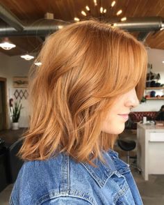 Season Aesthetic, Medium Layered Haircuts, Strawberry Blonde Hair, Shoulder Length Hair Cuts, Iconic Fashion, Mid Length Hair, Women Outfit, Medium Hair Cuts