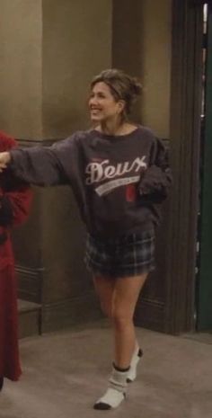 Friends 2000 Outfits, Rachel Green 2000s Outfits, Friends Series Outfits, That 90s Show Outfits, 2000s Casual Outfits, Friends Style 90s Outfit, Friends Outfits Aesthetic, Rachel From Friends Outfits, Friends Iconic Outfits