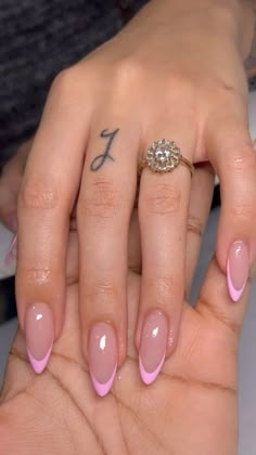 Simple Acrylic Overlay Nails, Almond Girly Nails, Crome Pink Nail French, French Nails Ideas Pink, Cute Almond Shaped Nails Design, Cute Girly Nail Designs, Cool Nail Inspo 2024 Almond, Swag Nails Almond, Pink And Glitter Nail Designs