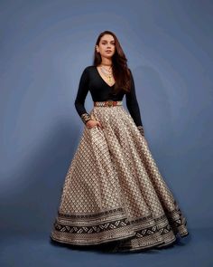 वेस्टर्न ड्रेस, डिजाइनर कपड़े, Long Skirt And Top, Dresses Traditional, Anarkali Dress Pattern, Gaun Fashion