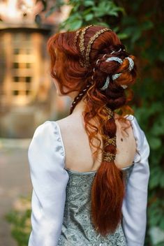 Iron Curls, Historical Hairstyles, Medieval Hairstyles, Fall Hair Color For Brunettes, Hair Pixie, Long Red Hair, Fantasy Hair, Hair Reference, Fall Hair Color