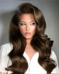 Big Hollywood Hair, Hollywood Waves With Volume, 1960s Inspired Hair, Fancy Side Part Hairstyles, Side Part Vintage Hair, Waves Wedding Hair, Old Hairstyles Vintage Curls, Blowout Bridal Hair, Volume Wedding Hair