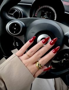 Pronta a stupire? Ecco le idee unghie più raffinate di novembre per un look chic ed elegante. Perfetto per qualsiasi occasione!
#ManicureElegante #IdeeUnghieNovembre #UnghieRaffinate #NailArtElegante #NailInspo Nagel Inspiration, Manicure Elegante, Gel Designs, Look Chic, Nails, Pins