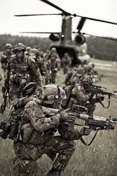 Usa Military, Military Wallpaper, Military Quotes, Army Pics, Military Special Forces, Special Force, Military Pictures, Military Soldiers, Special Ops