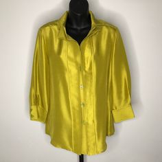 Oscar De La Renta Chartreuse 100% Silk Button Up Blouse Stunning And Unique Color And Style! Beautiful Condition. Made In Italy. New With Tags. Crafted In 100% Silk Size 12 ~ 21" Bust X 20" Waist X 26" Length X 18.5" Sleeve Length (Taken Flat) Silk Button Up, Unique Colors, Size 12, Button Up, Top Blouse, Sleeve Length, Womens Tops, Silk, Women Shopping