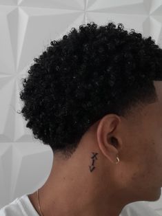 Ethiopian Hairstyles, New Hairstyle Quotes, Tapered Haircut Black, Black Hair Fade, Hairstyle Quotes, Pixie Haircuts For Thick Hair, Ethiopian Hair