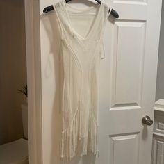 Nwt White/Off-Whitesloane Fringe Dress By Guess White Sleeveless Mini Dress With Fringe, White Fringe V-neck Dress, Evening V-neck Mini Dress With Fringe, Bohemian V-neck Fringe Dress, Guess Dress, Fringe Dress, Mini Dress, Womens Dresses, White