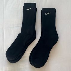 6 Count Of Black Nike Crew Socks. New Without Tags. Size M(5y-7y/W6-10/M6-8). Black Nike Socks Aesthetic, Nike Non-slip Casual Socks, Nike Casual Non-slip Socks, Winter Non-slip Black Socks, Casual Non-slip Nike Socks, Black Cotton Sporty Socks, Comfortable Black Cotton Socks, Black Non-slip Cotton Socks, Non-slip Black Cotton Socks