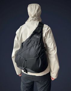 baselbasel waterproof 25L sling backpack  Holds up to 16"inch laptops plus additional items. Multiple pockets adjustable straps throughout. Waterproof fabric Any questions please ask 👋 Sling Backpack Outfit, One Strap Backpack, Backpack Art, Backpack Outfit, Crossbody Backpack, School Project, Waterproof Fabric, Backpack Purse, Sling Bag