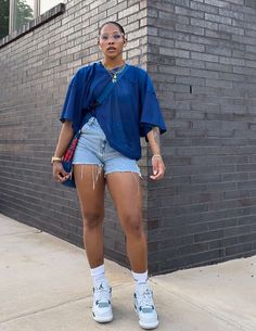 Teyana Taylor Style, Hypebae Outfit, Feminine Tomboy, Teyana Taylor, Relaxed Outfit, Effortlessly Chic Outfits, Tomboy Outfits, Tomboy Style Outfits, The Messenger