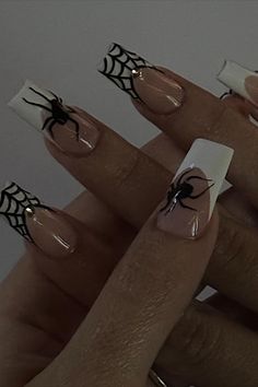 French Tip With Halloween Design, Halloween Inspired Acrylic Nails, Spiderman Inspired Nails Simple, Black Short Coffin Nail Ideas, Spiderweb Nails French Tip, Gel Nails Halloween Design, Short Spider Nails, Halloween Acyrilics Nails, Spider French Tip Nails