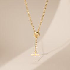 Embrace fine details with the Mini Toggle Necklace. Perfect as a solo statement or adjust the length to add on more layered luxuries.Measures approximately 16" plus 2" extenderMade from 14kt gold plated .925 sterling silverToggle Detail NecklaceLobster LockA240149VMade in Italy Luxury Jewelry Brands, Toggle Necklace, Italian Jewelry, Cuff Rings, 14kt Gold, Chain Pendants, Earring Necklace, Jewelry Branding, Luxury Jewelry