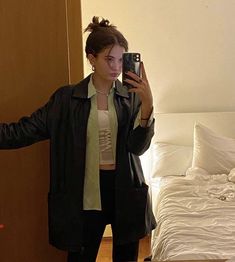 Ruby Lyn, Mirror Pics, Bella Hadid, Looks Vintage