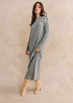 Long-sleeved baby alpaca dress;Oversized volume;Ribbed knit;Round neckline fastened with a shoulder button placket;Length from shoulder 119 cm / 46.8 in (for a S) Christmas Clothing Ideas, Outfit Ideas Christmas, Sweater Dress Oversized, Sweater Dress Outfit, Ribbed Dress, Minimal Outfit, Holiday Party Outfit, Grey Baby, Mid Dresses