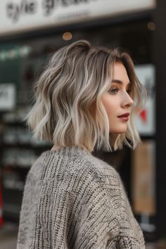 #shorthair #hairtrends #hairinspo #hairgoals #shorthairdontcare #trendyhair #haircutideas #shorthairlove #hairfashion #shorthaircut #hairtutorials #hairtransformation #shorthairstyle #hairinspiration #haircuttrends Bob Hair Balayage, Edgy Blonde Hair, Ash Blonde Short Hair, Expensive Hair, Jayne Matthews, Stacked Bob Haircuts, Good Haircut, Trendy Bob, Messy Bob Hairstyles