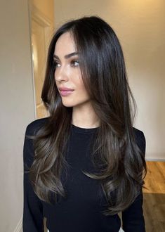 Brunette Hair Cuts, Brown Hair Looks, Brown Hair Inspo, Hair Inspiration Long, Layered Haircuts For Medium Hair