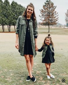 Mama And Daughter Outfits, Mommy Baby Matching Outfits, Mom And Baby Matching Outfits, Matching Mommy Daughter Outfits, Mini Outfits, Mom And Baby Outfits, Daughter Fashion