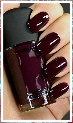 Easy to follow tutorials for creating winter nail colors. Shimmer Nail Art, Burgundy Nail Designs, Fall Wedding Nails, Nagellack Trends, Dark Design, Red Acrylic Nails, Fall Nail Art Designs