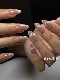 16th Birthday Nail Ideas, Nails Con Relieve, Short Nails Ideas Simple, Almond Short Nails, Classy Feminine Style, Nails Ideas Simple, Birthday Nail Ideas, Almond Nails Short, Short Nails Ideas