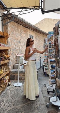 Spain Outfit, Vacation Outfits Women, European Summer Outfits, Europe Outfits, Vacay Outfits, Italy Outfits, Paris Outfits, Mode Inspo, Summer Fashion Outfits