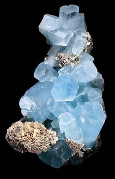 Acquamarina with Muscovite -- Hunza Valley, Gilgit District, Northern Pakistan Northern Pakistan, Hunza Valley, Crystal Aesthetic, Nagano