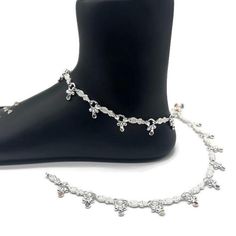 Name of product: 925 Sterling Silver Light Weight Anklet / Silver Payal Weight: 38.1 grams. Length: 27centimeter FREE EXPRESS SHIPPING -----Feedback::- A satisfied customer is our top priority and your feedback forms the backbone of our success. Don't forget to give positive feedback along with good ratings. Thank You