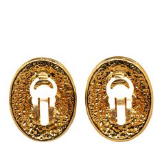 This CC Oval Clip On Earrings features a Gold Brass. Assured Product ity: This product is supplied by a renowned and trusted partner. With this purchase you are preserving iconic craftsmanship celebrating heritage and embracing the beauty of sustainable shopping. Sustainable Shopping, Costume Earrings, Best Stocks, Chanel Model, List Style, Metal Earrings, Japan Fashion, Fendi Bags, Gold Material