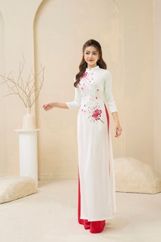 Vietnamese Ao Dai with sharp 3D printed motifs on silk fabric. Slim and lightweight design enhances the female figure. High quality silk material, slight stretch, very light and comfortable to wear. Vietnamese Ao Dai, Sugar Land, Female Figure, Silk Material, Woman Fashion, Dress Clothes For Women, Silk Fabric, 3d Printed, Color Combinations