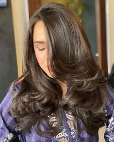 Flipped Out Long Layered Hair Long Thick Layered Hair, Hairstyles With Long Layers, Layers For Thick Hair, Layered Haircuts For Thick Hair, Two Tone Hair Color Ideas, Two Tone Hair Color, One Length Hair, Layered Thick Hair, Long Hair Ideas