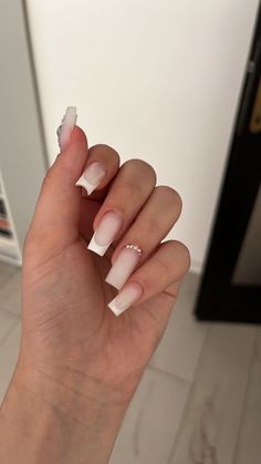 White Nails With One French Tip, Pretty Nails With Diamonds, French Nails Ideas With Diamonds, French Nails Diamonds Rhinestones, White French Acrylic Nails With Design, Coffin Sparkle French Tip Nails, Short French Tip Nails With Diamonds, Simple Nail With Rhinestones, Nails Idea With Diamond