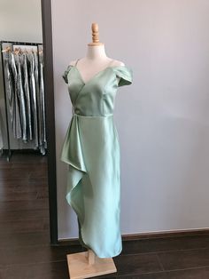 Trendy Bridesmaid Dresses Classy, Dress Bridesmaid Satin, Dress Payet, Outfit Ideas Muslim, Model Dress Kebaya, Batik Dress Modern, Bridesmaid Satin, Dress Kebaya, Model Gamis