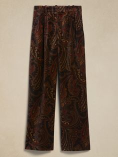 Veluro Relaxed Velvet Pant | Banana Republic Whimsical Masculine Outfit, Eclectic Business Casual, Alt Workwear, Witchy Pants, Unique Clothing Pieces, Whimsigoth Pants, 70s Business Casual, Queer Femme Fashion, Futch Fashion