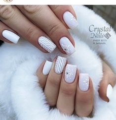 Winter Nail Designs Glitter, White Winter Nails Short, White Christmas Gel Nails, Nokti Za Zimu, White Sweater Nails, White Christmas Nails Acrylic, Short Nails Winter, Acrylic Nails Winter, Winter Nails 2023