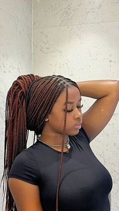 Think you know everything about box braids? Think again. It’s a staple in every black girl’s arsenal, but whether you’re a pro or a box braid newbie there’s always something to learn about this timeless style. Here’s your ultimate guide to box braids. #BlackWomenHair #HairInspo #BlackBeauty #Hairstyles #Naturalista #ProtectiveStyles #Curls #BlackHairInspo #Coils #NaturalHairJourney #BoxBraids #BraidInspo X Small Box Braids, Boho Knotless Braids With Color Burgundy, Back To College Hairstyles Black, Burgundy And Black Braids, Burgundy Braids On Dark Skin, Braids Inspo Black Women, Color Braids On Dark Skin Women, Black And Burgundy Braids, Long Small Box Braids