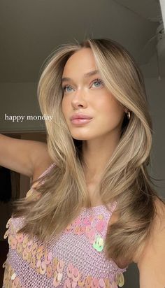 Hombre Hair Brown To Blonde, Brown To Blonde One Session, Light Carmel Brown Hair Color, Neutral Level 8 Hair Color, Trending Blonde Hair Color 2023, Milk Tea Hair With Money Piece, Old Money Bronde Balayage, Cool Bronze Hair, Ella Mcfadin Hair