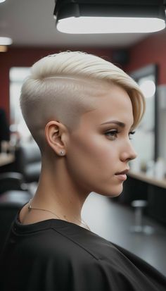 Shaved Hair Cuts, Short Hair Model, Shaved Side Hairstyles, Buzzed Hair, Funky Short Hair, Really Short Hair, Modern Haircuts, Haircut Designs