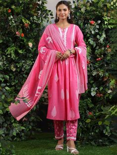 *😍New launch 😍*
*🌹New arrival  3 beautiful colours🌹*

Jaipur cotton candy suits Look Nyra cut out of a dreamy movie set as  you turn around and walk in this elegant flaired suit ! The perfect of traditional wear 

🌹🌹🌹😍😍🌹🌹🌹

 naira style kurta with pant and dupatta set
*Fabric - Cotton* 
*Kurti length -46inch* 
*Pant length -38inch*
*Dupatta length -2.10 MTR* 
*Sleeves - 3/4 sleeve*
*Size available*- *38(M),40(L),42(XL)*
*44(XXL)*

 *Material -Cotton*

*Work-  proceen print with crosia laces work* 
 

 *Price -  1250/-*🤎

 dispatch ready 😍😍

Extra shipping✈️✈️✈️✈️