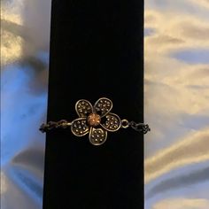 Handcrafted Bronze Flower Bracelet. Vintage Flower Bracelets For Spring, Brown Flower-shaped Jewelry For Spring, Brown Floral Jewelry For Spring, Brown Flower-shaped Spring Jewelry, Jewelry Cute, Cute Flower, Flower Bracelet, Womens Jewelry Bracelets, Jewelry Art