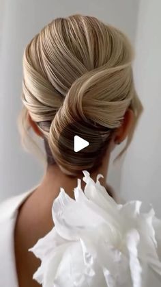 Maya Zar Anderson on Instagram: "#bridalhair #weddinghair #longhair #hairstyles #eleganthair #hairstylegoals #longhairdontcare #hairinspo #longhairstyle #silkyhair #hairwaves #curls #longtresses #braids #weddingbraids #braidedhair #curlitup #weddingwaves #longcurls #sleekhair #longhairlove #hairbeauty" Take Me To The River, Bun Ideas, Wedding Braids, Gorgeous Style, Shorter Hair, Hair Color Auburn, Crazy Hair Day At School, Long Curls, Crazy Hair Days