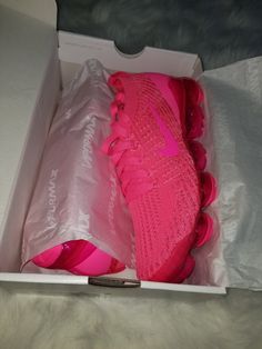 Pink Vapormax Nike Outfit, Pink Vapormax Nike, Air Max Outfit, Vapormax Nike, Nike Air Vapormax Flyknit 3, Kicks Shoes, Nike Air Vapormax Flyknit, Vapormax Flyknit