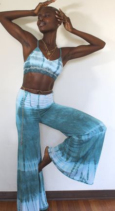 Versatile Stretch Wide Leg Pants For Vacation, Chic Wide-leg Yoga Pants, Bohemian Stretch High-waisted Wide Leg Pants, Summer High-waisted Yoga Pants, High-waisted Yoga Pants For Summer, Spring Flared Yoga Pants, Fitted Wide Leg Pants For Vacation, Versatile Summer Yoga Pants, Bohemian High-waisted Wide Leg Lounge Pants