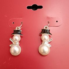 Christmas Snowman Earrings. New. Dangle W/ Hook Backs. Faux Pearl Body. Festive. Costume Jewelry. Kohl's Brand. Retail Price $10.00. Snowman Earrings, Jewelry Christmas, Christmas Snowman, Costume Jewelry, Faux Pearl, White And Black, Jewelry Earrings, Women Jewelry, 10 Things