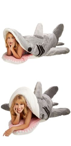 Shark sleeping bag! Hilarious! #product_design Shark Sleeping Bag, Shark Pillow, Shark Bait, Fb Cover, Ideas Hogar, Sleeping Bags, Vacuum Bags