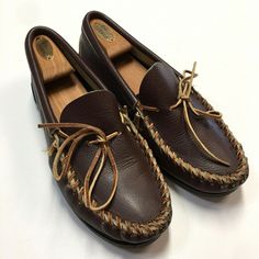 Webster Rubber Co.  Women's 8.5  Moccasin Loafer Shoes  Handsewn Camp Brown Leather Interior Length: Approx 10.25" Insole Inserts & Show Trees are not included My Home is Pet & Smoke Free! BR Shoe Rack 5 1121-76 Brown Plain Toe Moccasins For Fall, Brown Moc Toe Moccasins For Fall, Casual Brown Loafers For Boating, Vintage Leather Moccasins With Plain Toe, Vintage Style Moccasins With Rubber Sole, Fall Brown Moccasins With Leather Lining, Brown Moccasins With Rubber Sole For Boating, Brown Moc Toe Moccasins With Rubber Sole, Brown Boat Shoes With Leather Sole For Fall