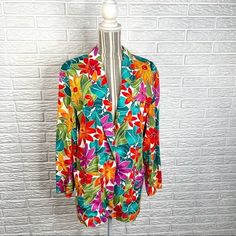 Vintage LizSport Multicolored Floral Lightweight Oversized Blazer Jacket Size Small  Closure: Button Material: 100% Rayon Measurements  Bust: 42" Shoulder to Hem Length: 29.5" Sleeve Length: 22" 27B Sioux Falls South Dakota, Sioux Falls, Oversized Blazer, Sioux, South Dakota, Vintage Shops, Lily Pulitzer Dress, Blazer Jacket, Vintage Fashion