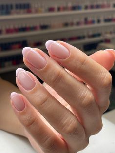 Short Classy Nails Round, Round Nails Short Design, Short Oval Nails Ideas, Feminine Nails, Square Oval Nails, Round Nail Designs, Short Round Nails, Short Oval Nails, Oval Nails Designs